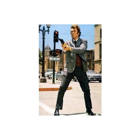  Clint Eastwood in "Dirty Harry"